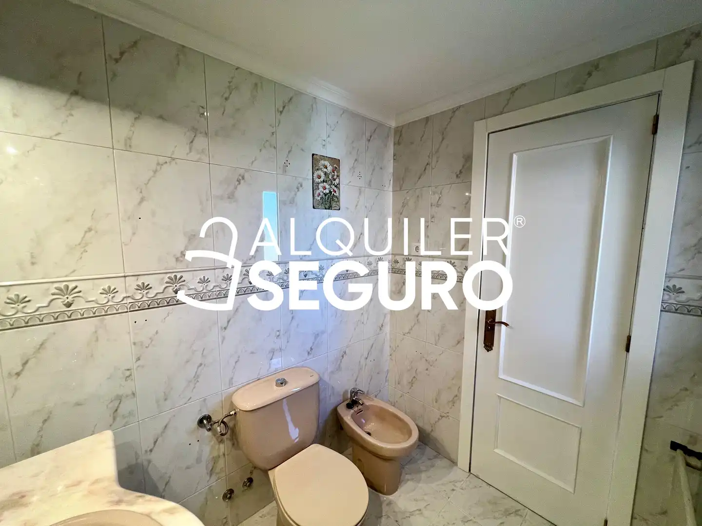 Bathroom of Flat for rent in Madrid  with Air Conditioner, Heating and Terrace