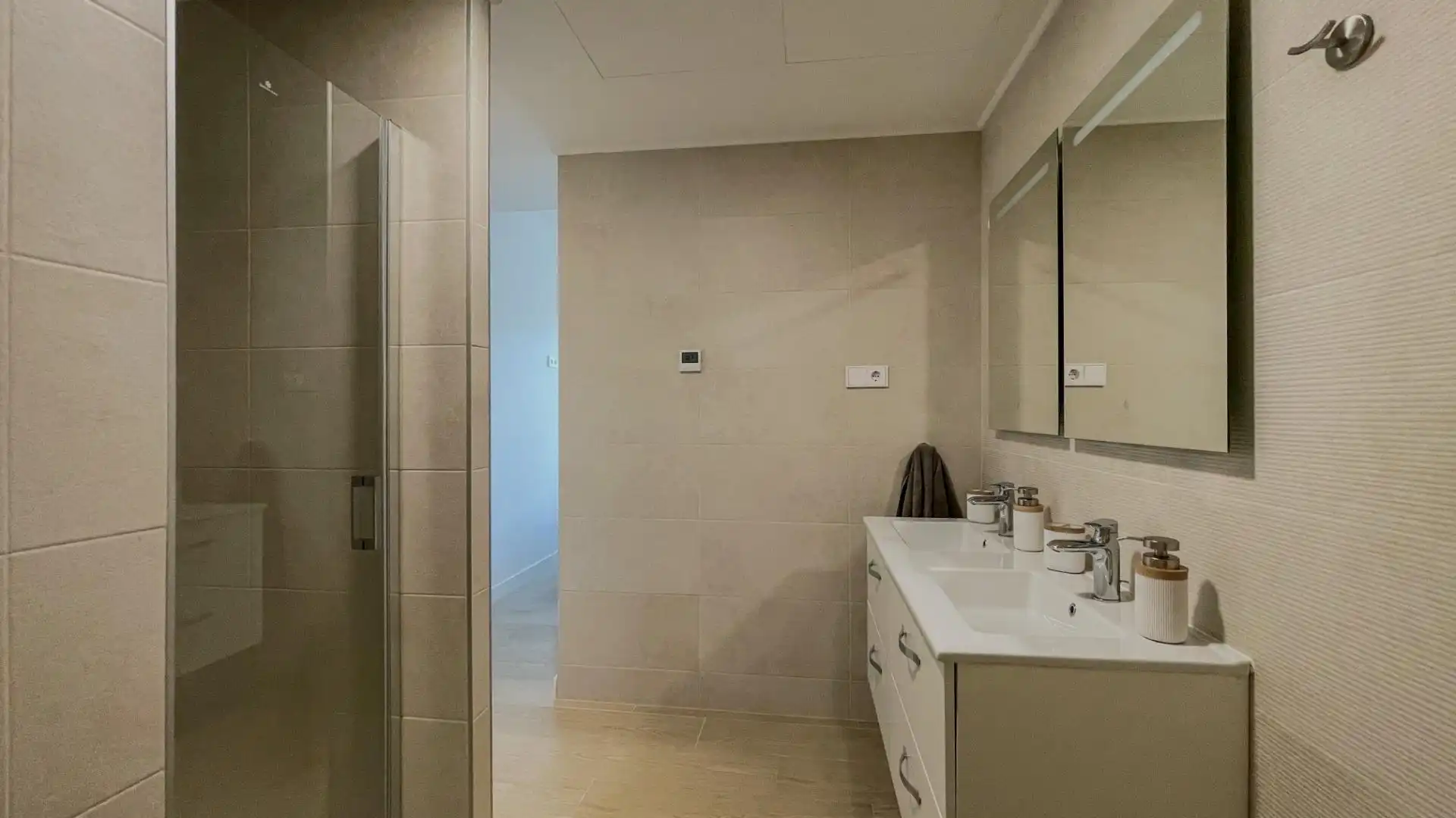 Badezimmer von Dachboden zum Verkauf in Finestrat mit Klimaanlage, Terrasse und Möbliert