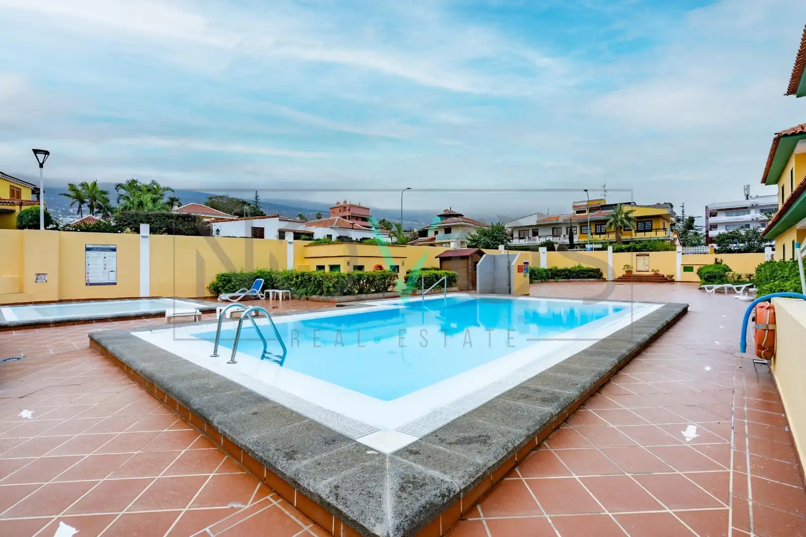 Vista exterior de Pis de lloguer en Puerto de la Cruz amb Jardí privat, Terrassa i Moblat