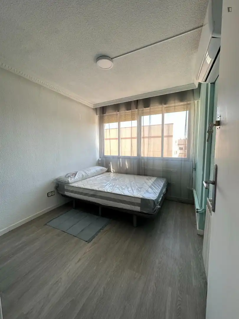 Room in Juan de la Cierva