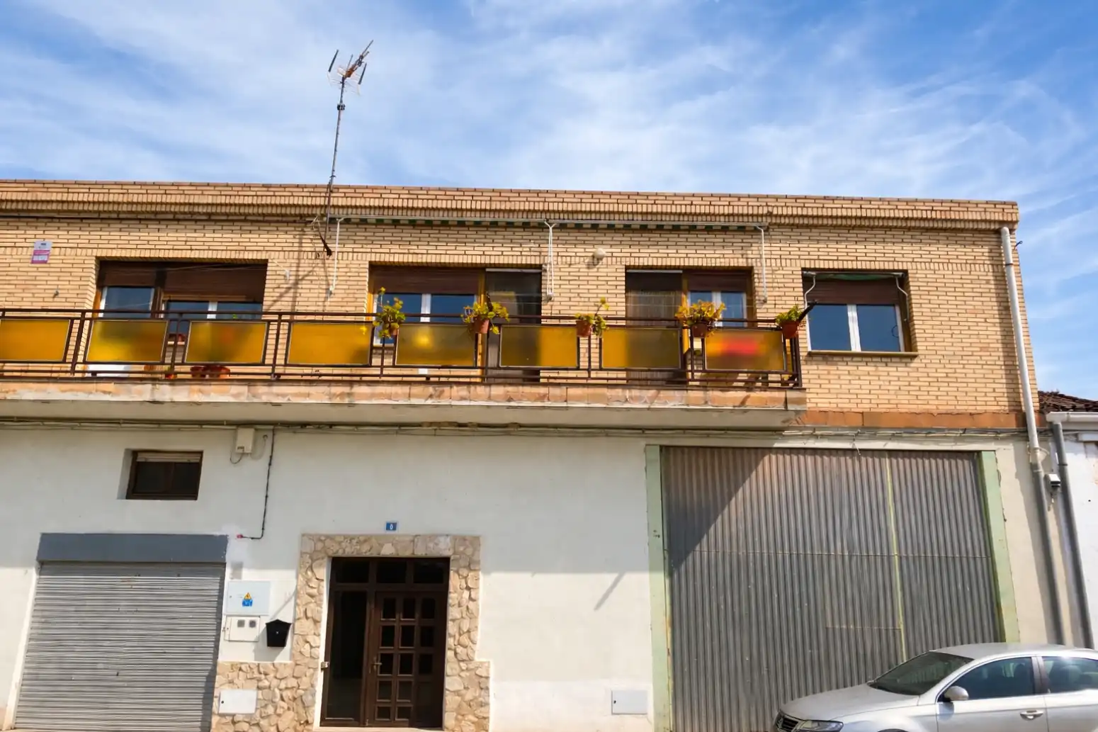 Außenansicht von Wohnung zum Verkauf in Sartaguda mit Heizung, Parkett und Terrasse