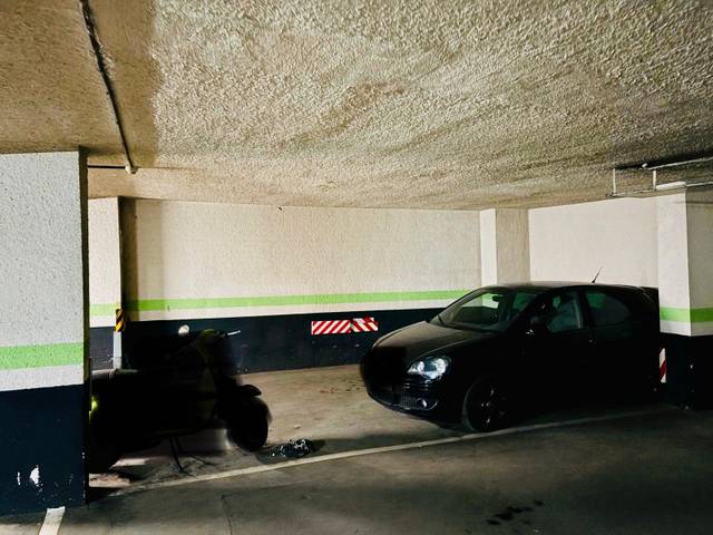 Garaje en Venta en Calle de Minerva en Valdebernardo - Valderribas