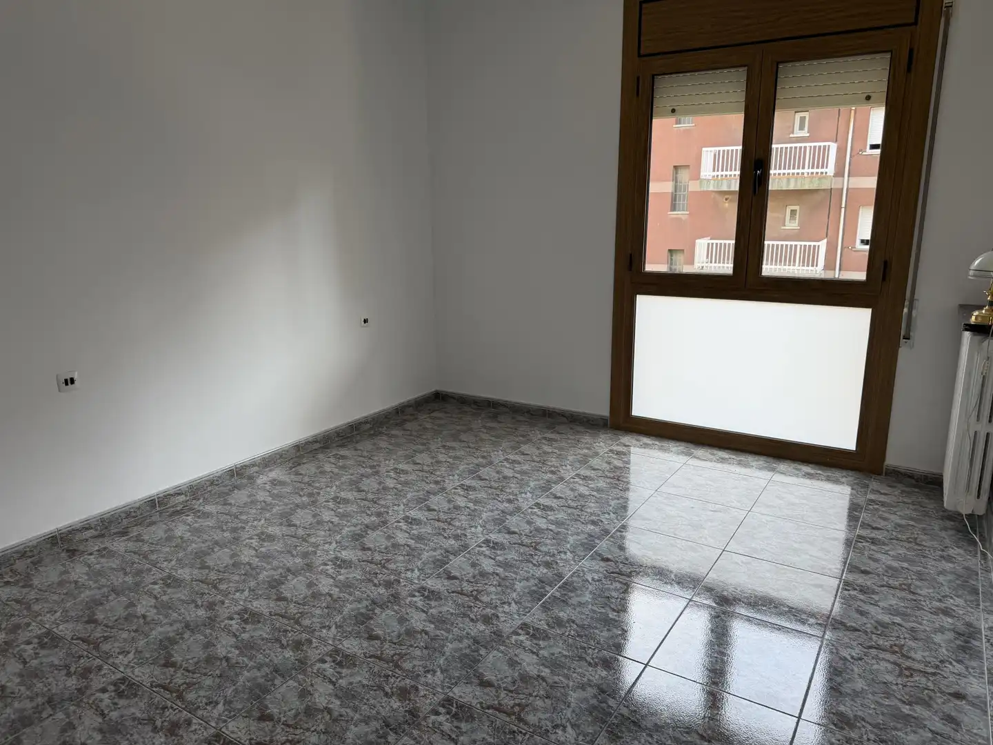 Dormitori de Pis en venda en Vic amb Calefacció i Terrassa