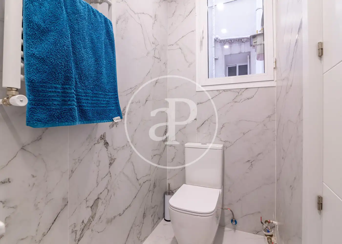 Badezimmer von Wohnung zur Miete in Madrid mit Klimaanlage, Heizung und Möbliert