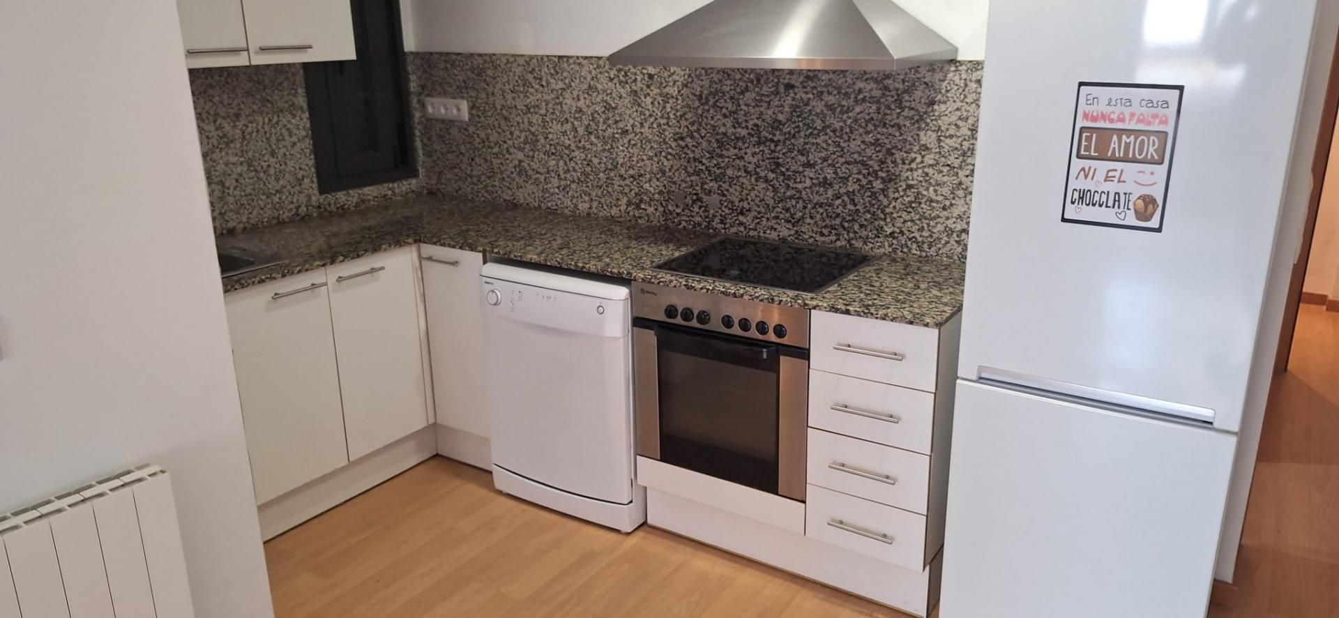 Cuina de Pis de lloguer en Manlleu amb Calefacció