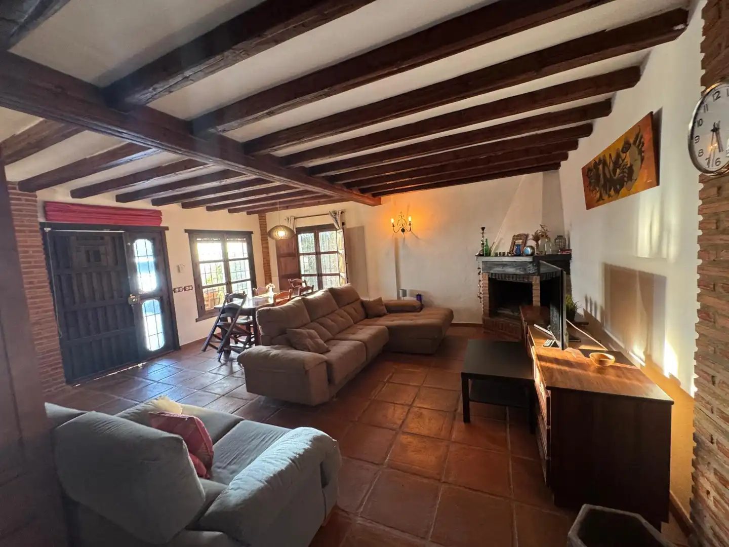 Sala d'estar de Casa o xalet en venda en Marbella amb Jardí privat, Terrassa i Piscina