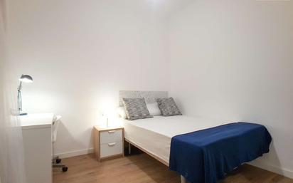 Bedroom of Flat to share in  Barcelona Capital  with Air Conditioner, Heating and Terrace