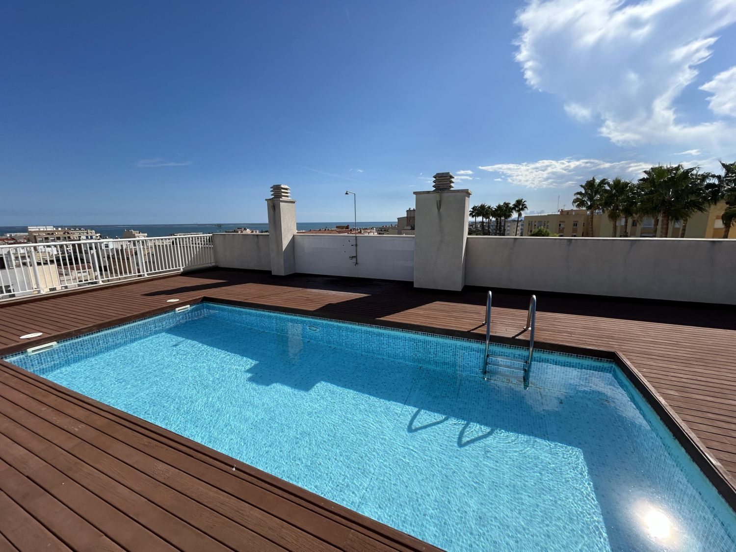 Piscina de Apartament en venda en Sant Carles de la Ràpita amb Piscina comunitària
