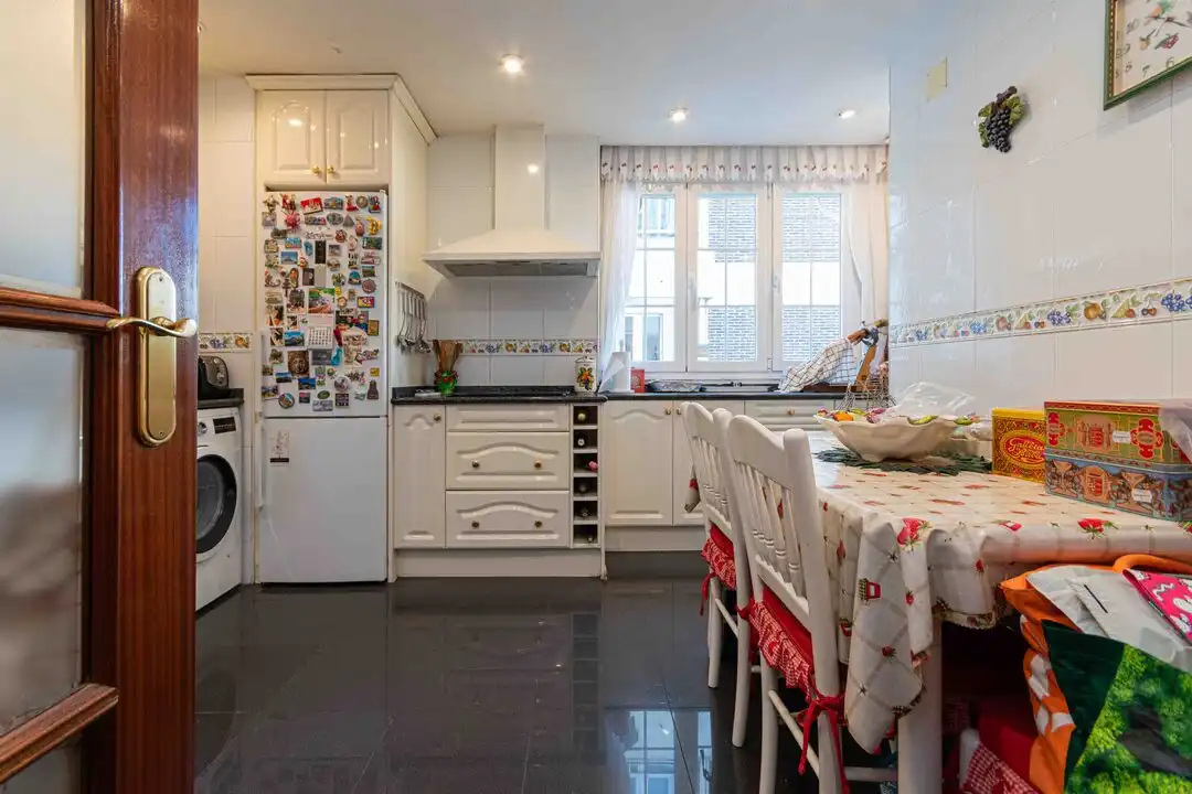 Kitchen of Flat for sale in  Madrid Capital  with Air Conditioner, Heating and Storage room
