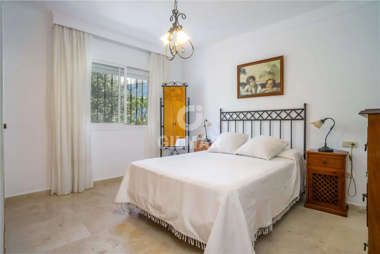 Dormitori de Casa o xalet en venda en Estepona amb Jardí privat i Piscina