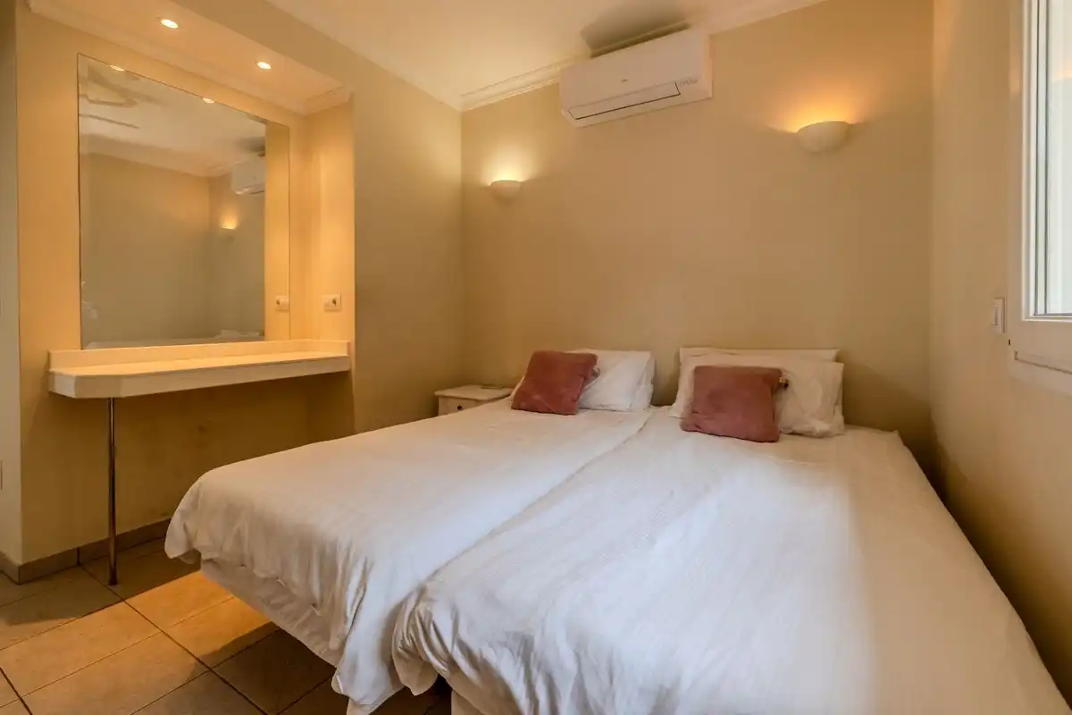 Dormitori de Casa o xalet en venda en Mijas amb Aire condicionat, Jardí privat i Terrassa