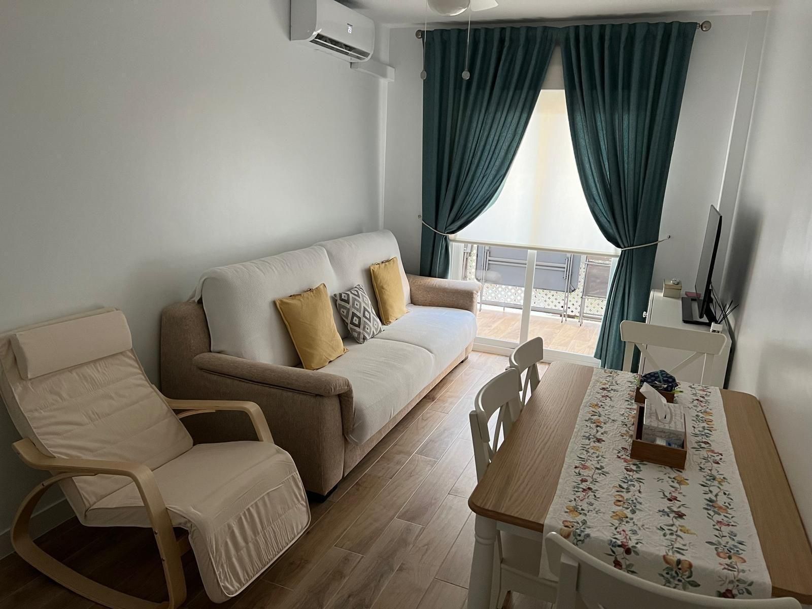 Sala d'estar de Pis en venda en Chipiona amb Aire condicionat, Terrassa i Alarma