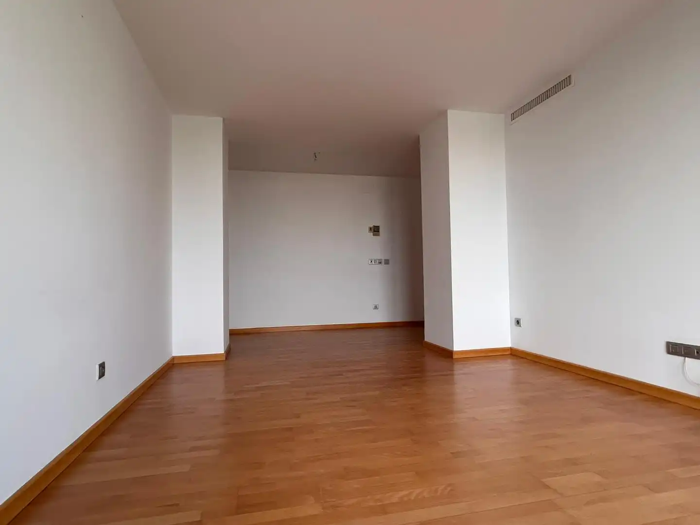 Wohnzimmer von Wohnung zum Verkauf in Mislata mit Klimaanlage, Heizung und Parkett