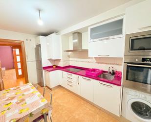 Cuina de Apartament en venda en Ponferrada amb Calefacció, Terrassa i Traster