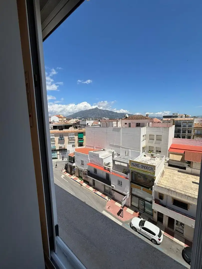 Vista exterior de Piso en venta en Marbella con Aire acondicionado, Terraza y Trastero