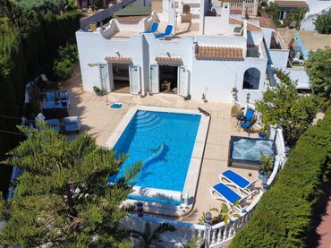 Maison mitoyenne avec piscine à vendre à N/A