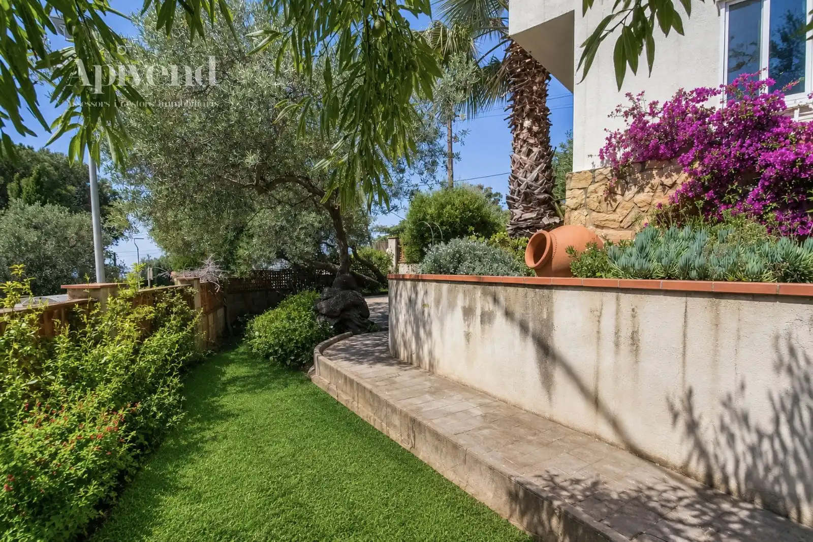 Garden of Houses for sale in Roses  with Air Conditioner, Heating and Private garden