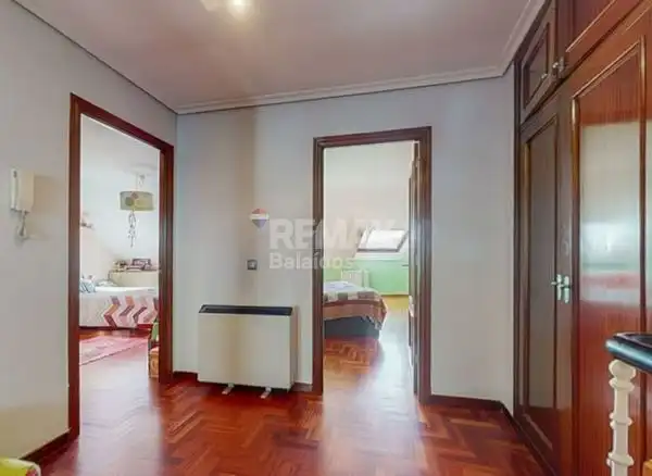 Bedroom of Flat for sale in Vigo   with Heating, Parquet flooring and Storage room