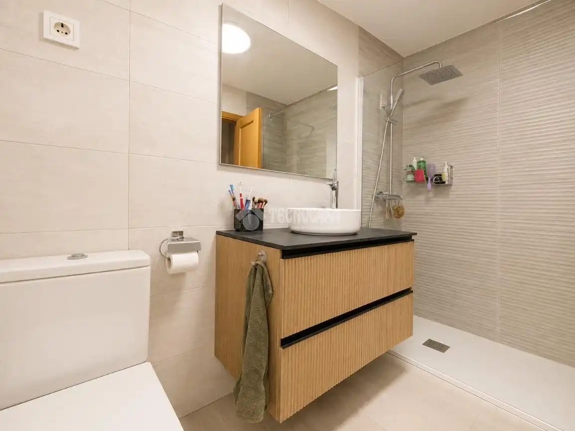 Bathroom of Flat for sale in San Martín de la Vega  with Air Conditioner, Private garden and Furnished