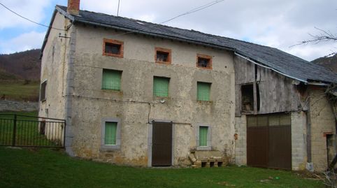 Casa de piedra con gran terreno a reformar en Montañas de Riaño-Mampodre