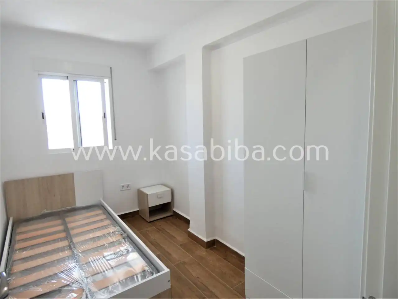 Schlafzimmer von Wohnung zur Miete in Valencia mit Klimaanlage, Heizung und Terrasse