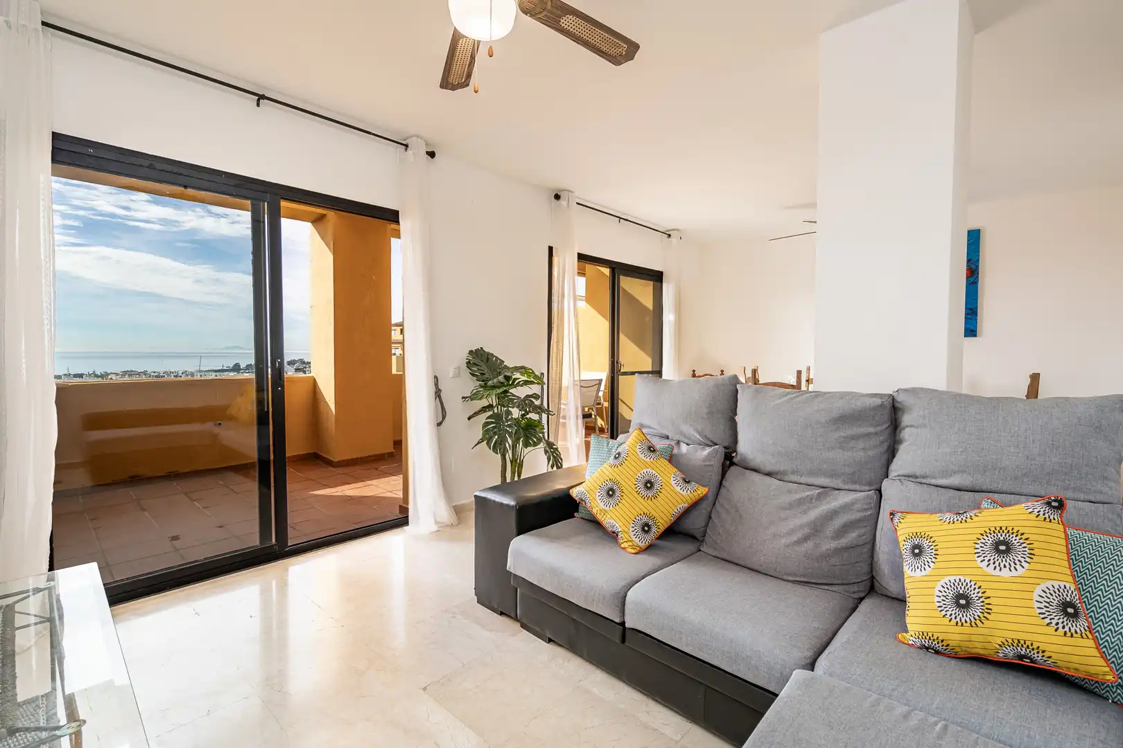 Wohnzimmer von Maisonette zur Miete in Estepona mit Klimaanlage, Heizung und Terrasse