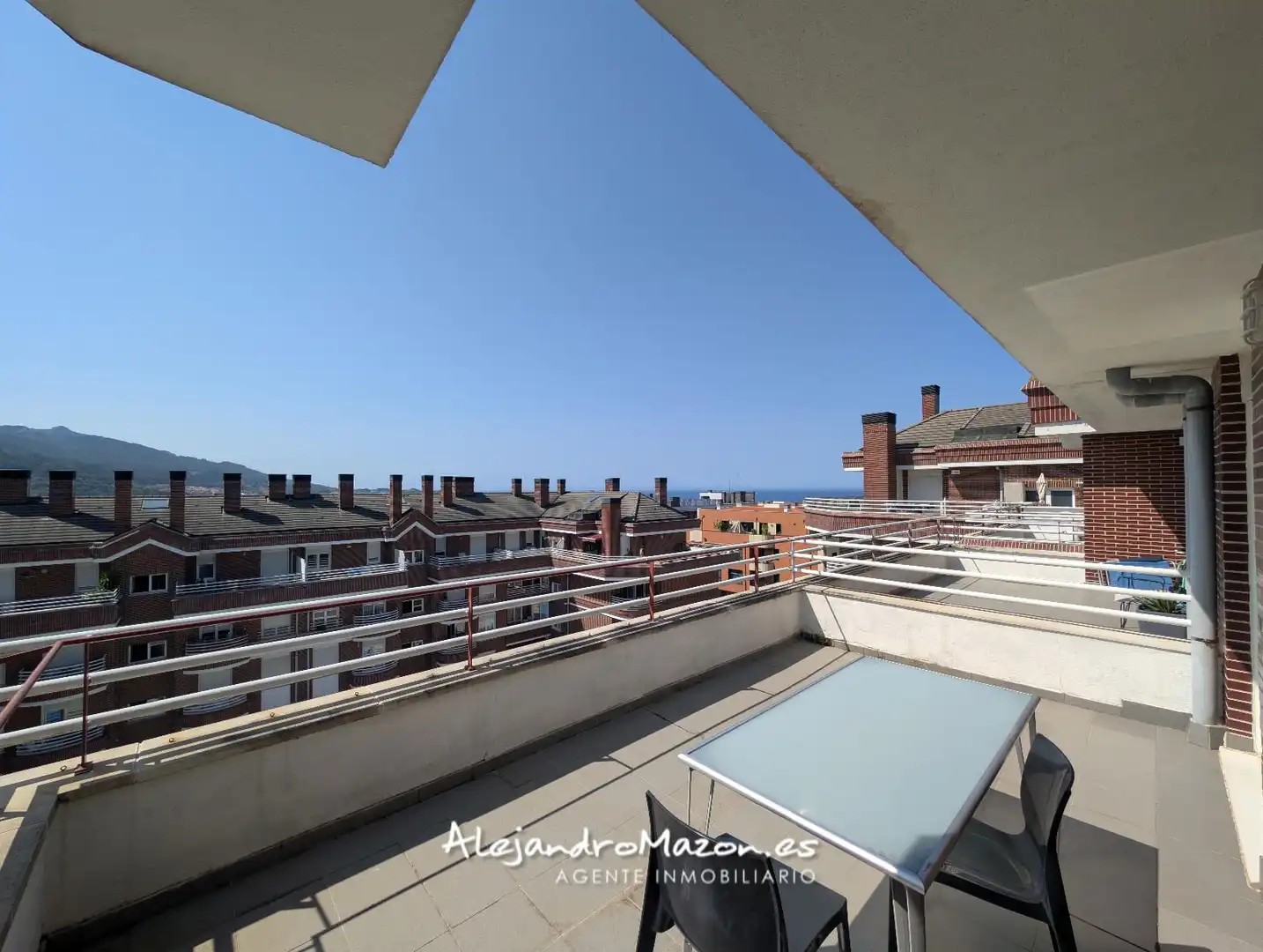 Terraza de Ático en venta en Castro-Urdiales con Calefacción, Parquet y Terraza