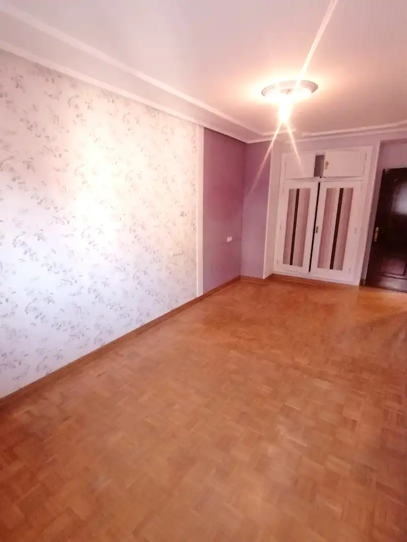 Wohnung zur Miete in Gijón  mit Heizung, Parkett und Terrasse