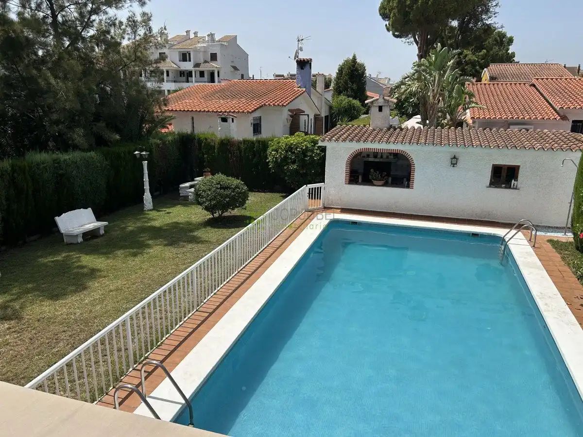 Piscina de Casa o xalet en venda en Benicasim / Benicàssim amb Terrassa i Piscina