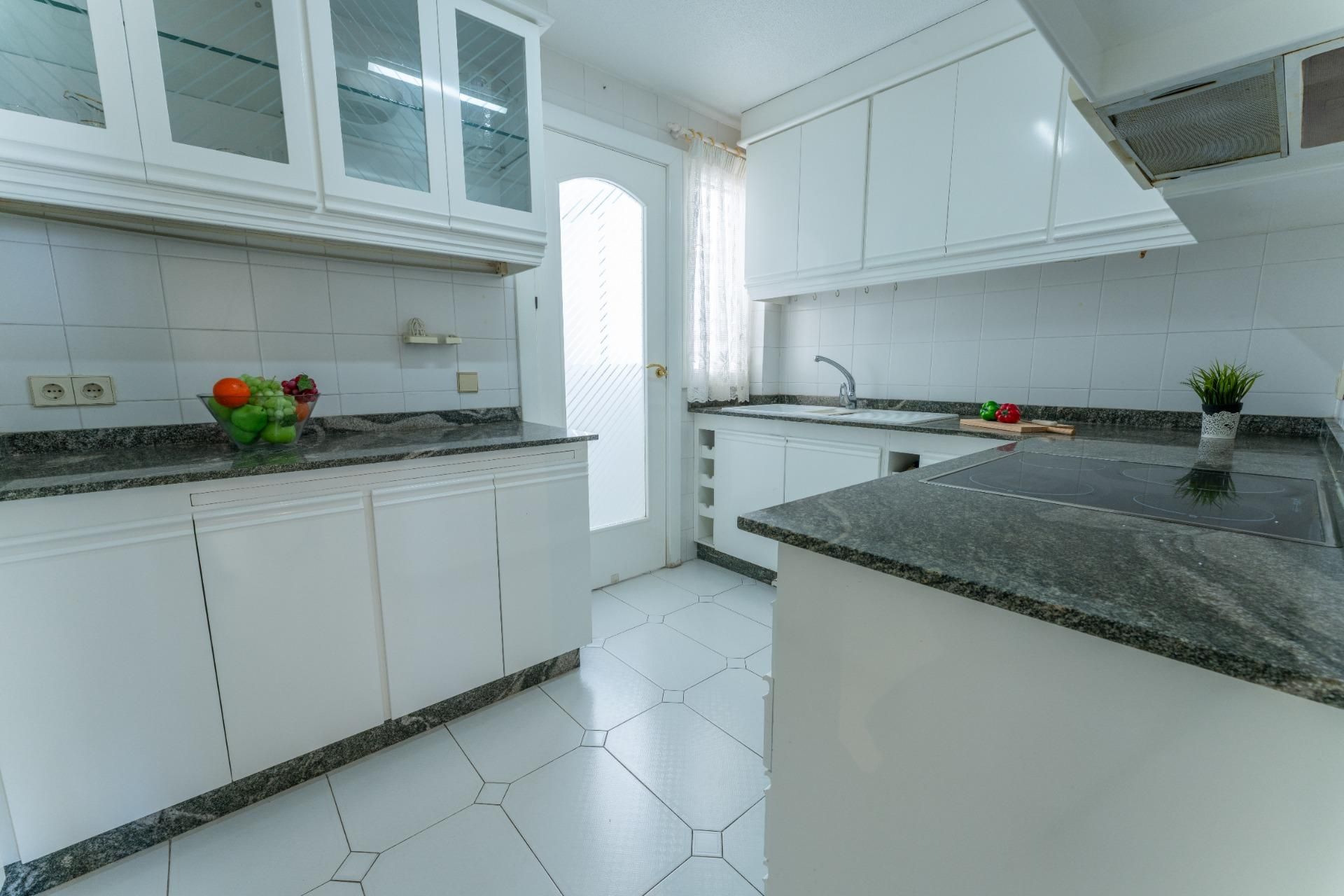Cocina de Piso en venta en Elche / Elx con Balcón