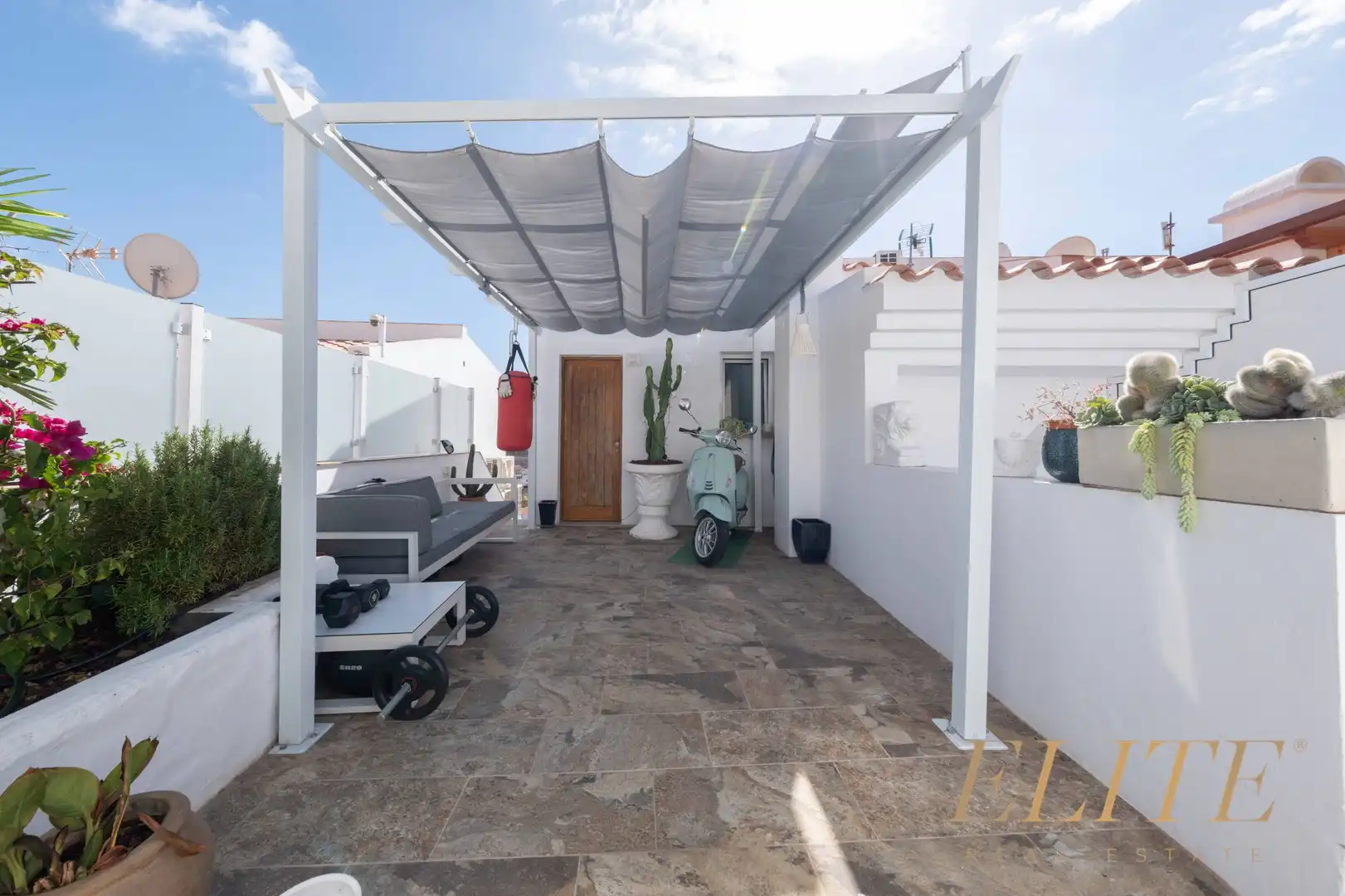 Terrasse von Einfamilien-Reihenhaus zum Verkauf in Mogán mit Klimaanlage, Heizung und Terrasse