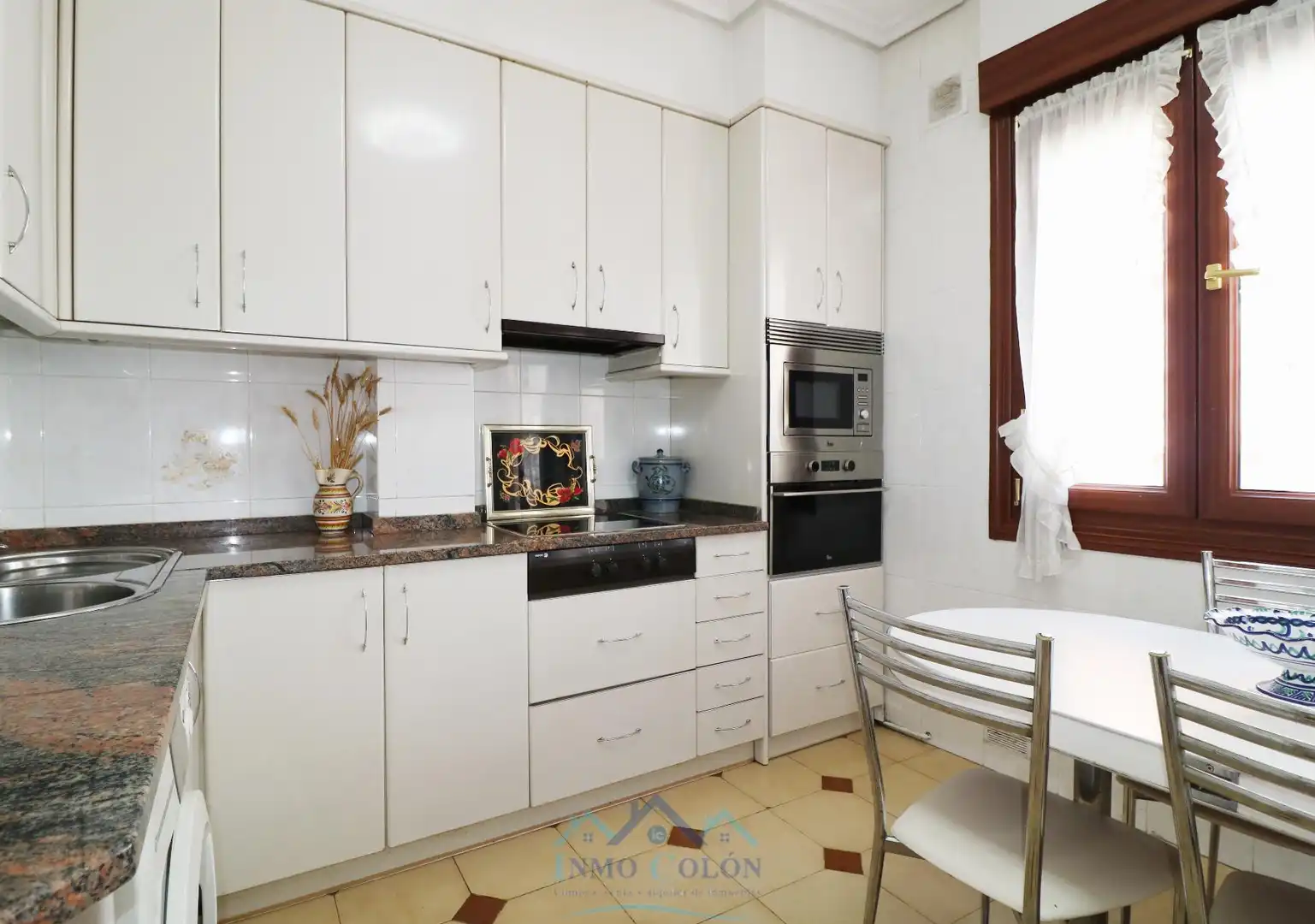 Cocina de Piso en venta en Irun  con Calefacción y Trastero