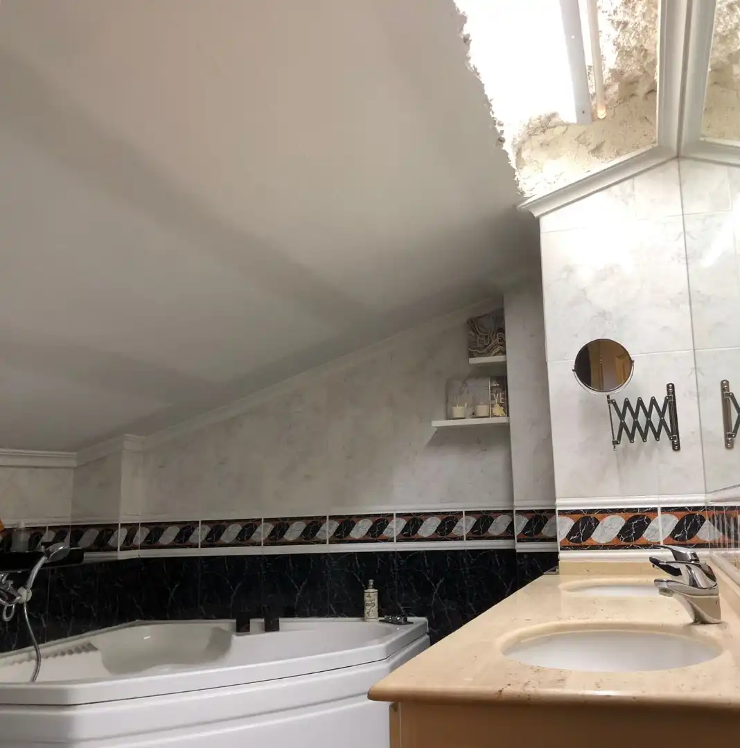 Badezimmer von Maisonette zum Verkauf in Albacete mit Heizung, Parkett und Whirlpool