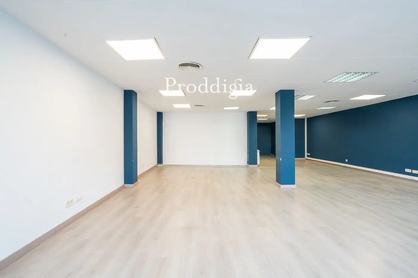 Office for rent in Barcelona  with Air Conditioner, Heating and Internet