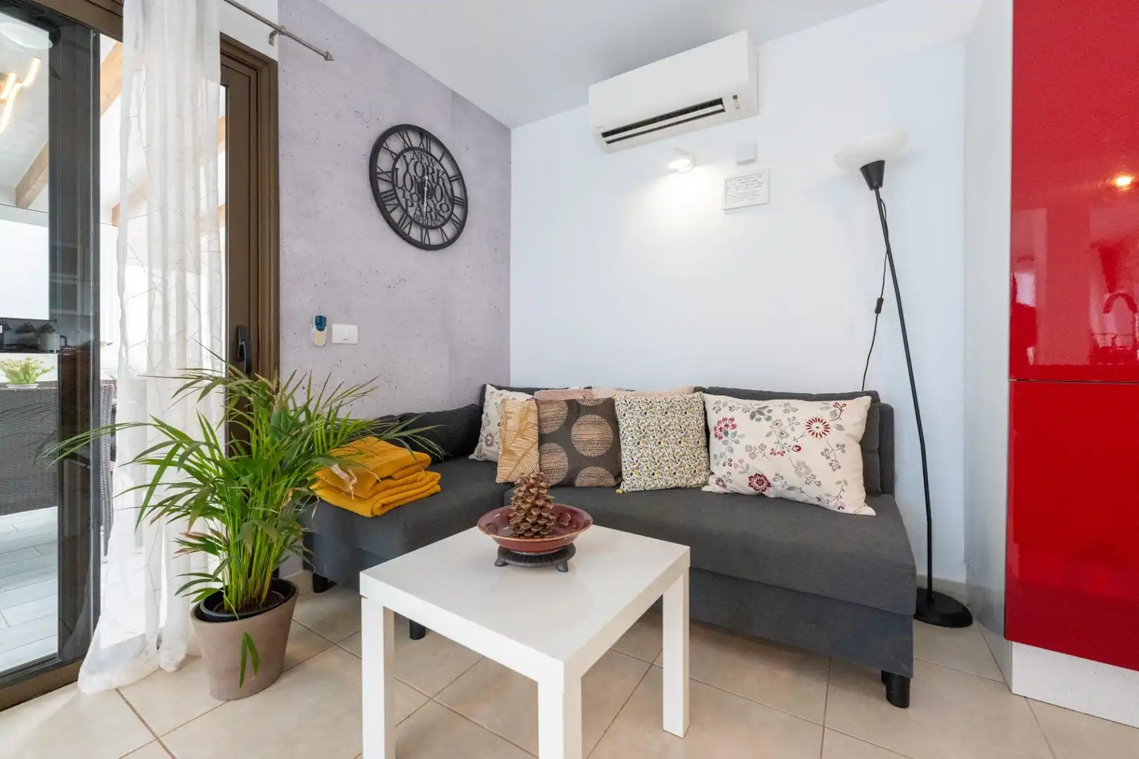 Sala d'estar de Casa o xalet en venda en San Miguel de Abona amb Aire condicionat, Jardí privat i Terrassa