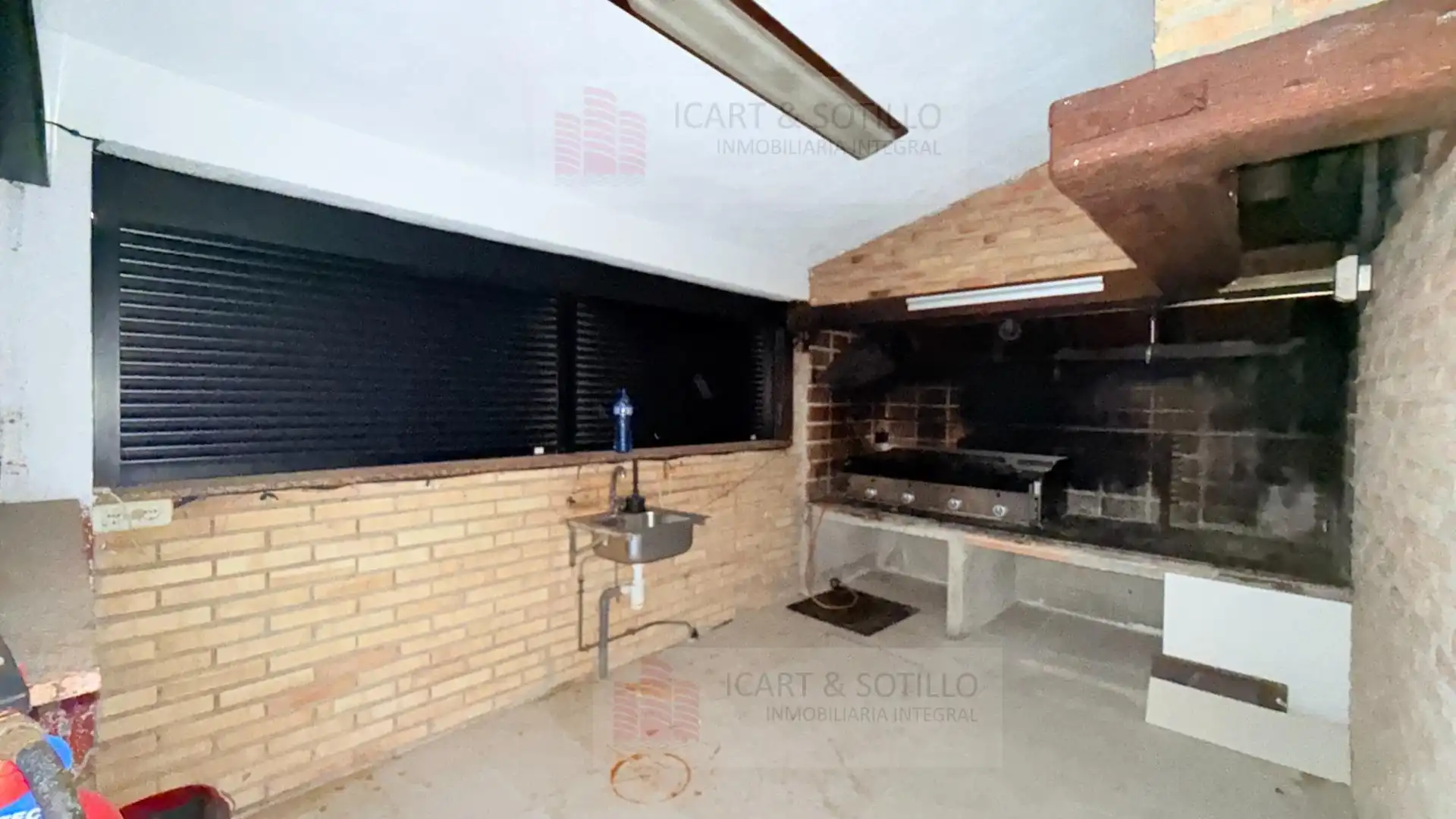 Cuina de Casa o xalet en venda en Vinaròs amb Aire condicionat, Jardí privat i Terrassa