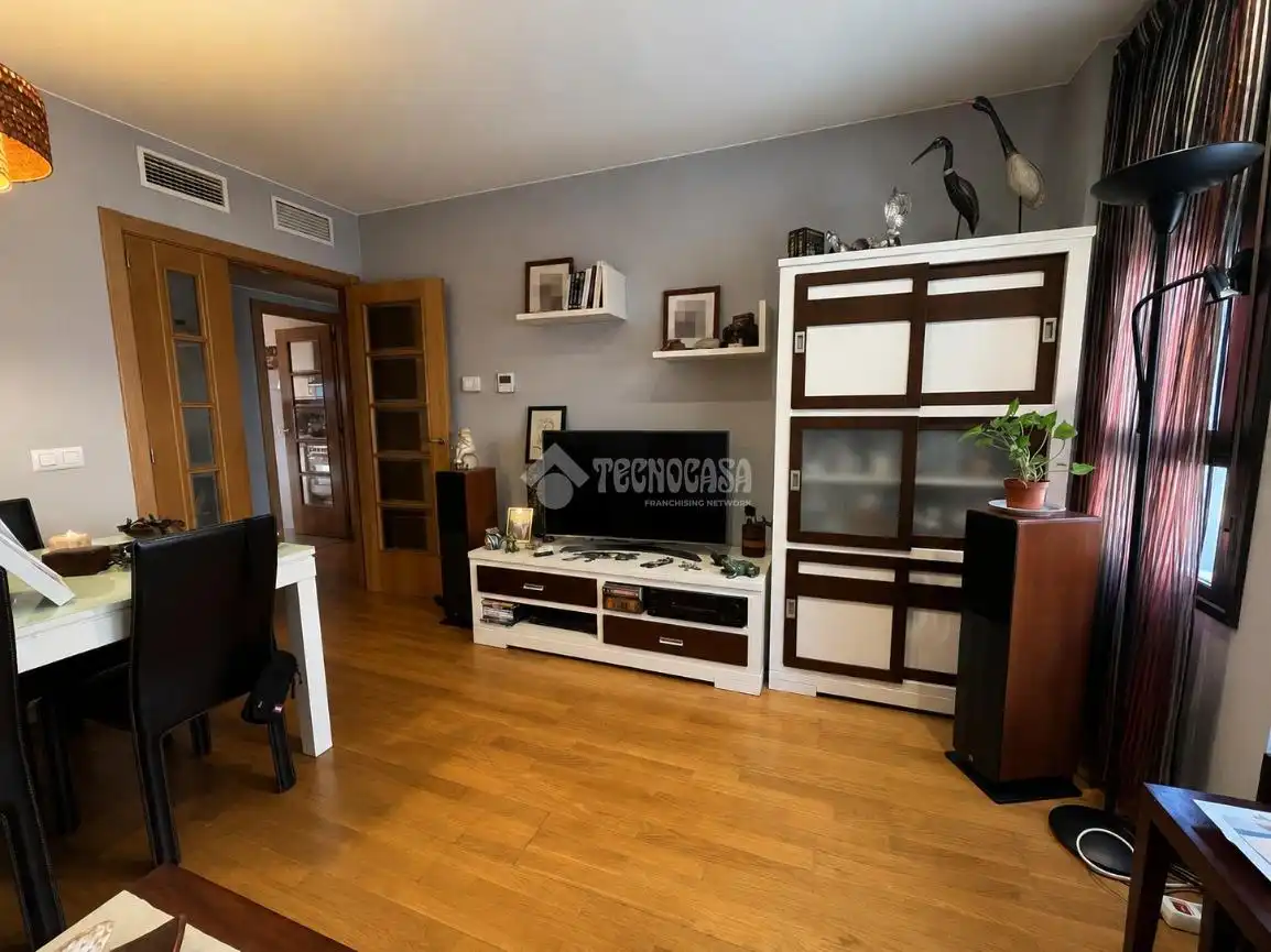 Wohnzimmer von Wohnung zum Verkauf in Zaragoza mit Klimaanlage, Heizung und Terrasse