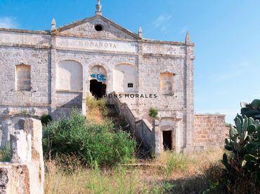 Casa rústica amb balcó en venda a Ciutadella