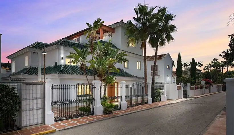Villa con terrazza in vendita a Milla de Oro