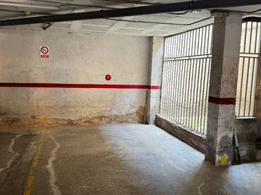 Single parking space for sale in Carrer del Planeta Mart