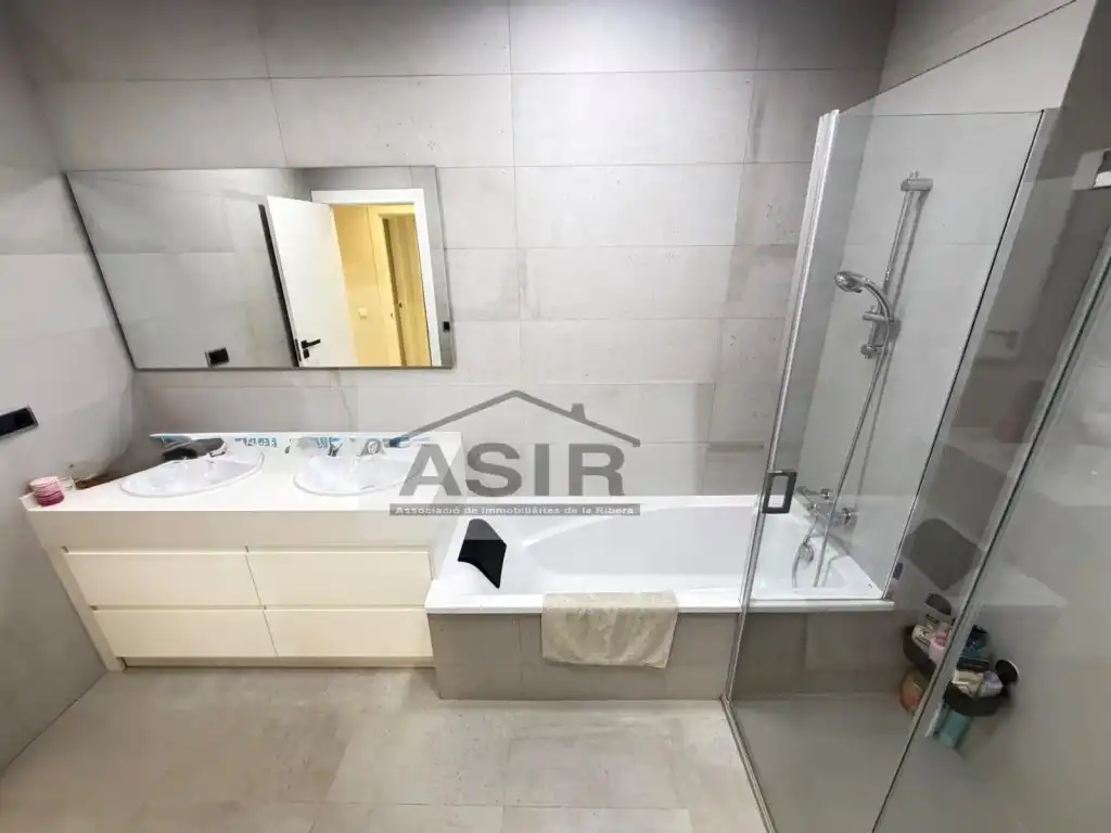 Bathroom of Flat for sale in Alzira