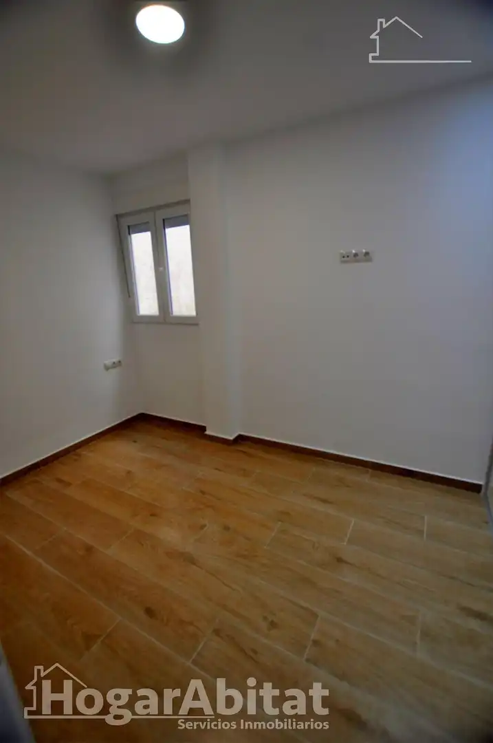 Bedroom of Flat for sale in Valencia  with Balcony
