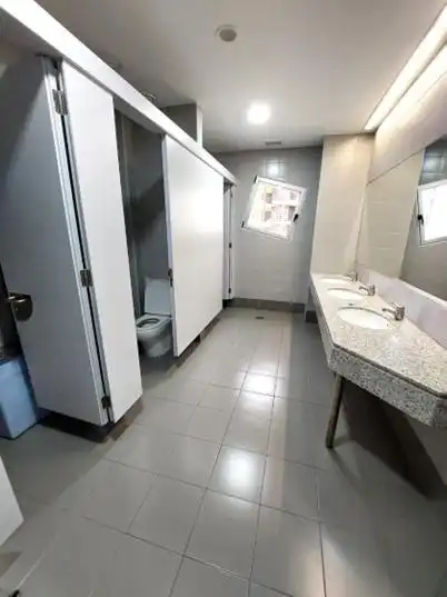 Baño de Oficina de alquiler en Valladolid con Aire acondicionado y Calefacción