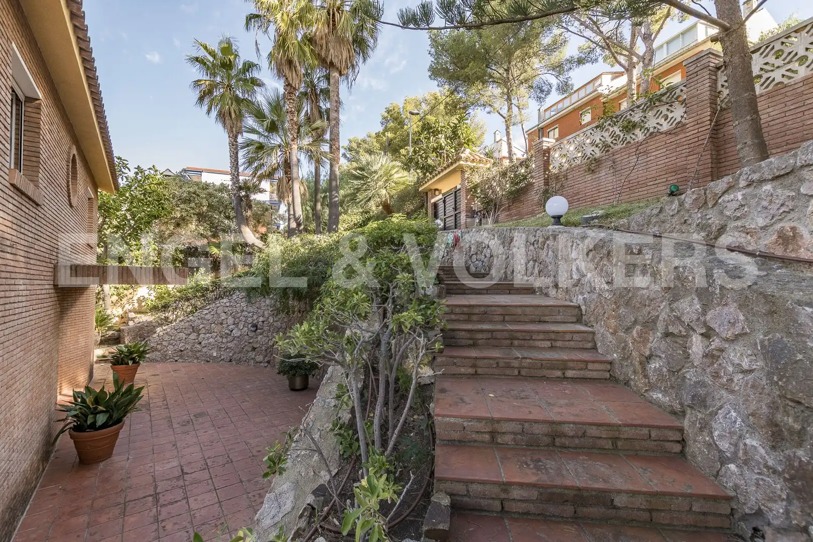 Jardí de Casa o xalet en venda en Castelldefels amb Aire condicionat, Calefacció i Jardí privat