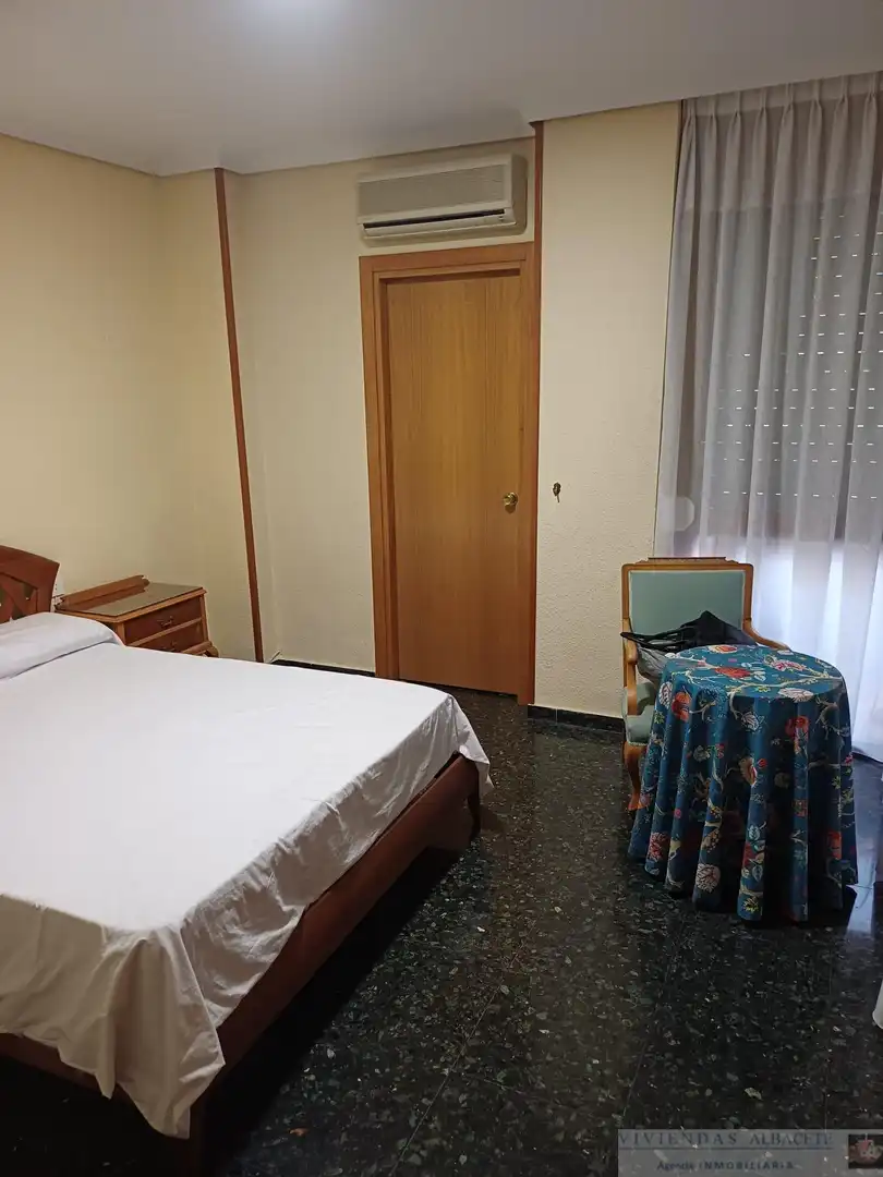 Schlafzimmer von Wohnung zur Miete in Centro