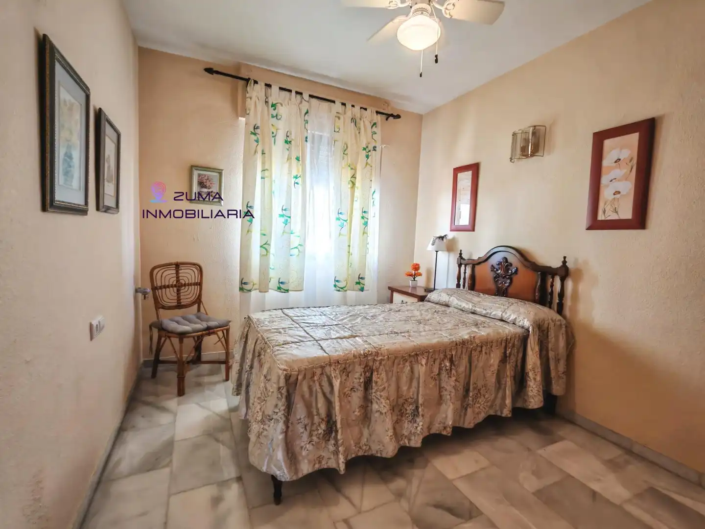 Habitación de Casa adosada en venta en Churriana
