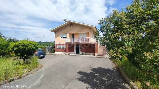 Casa-chalet en Venta en N/A en Nava