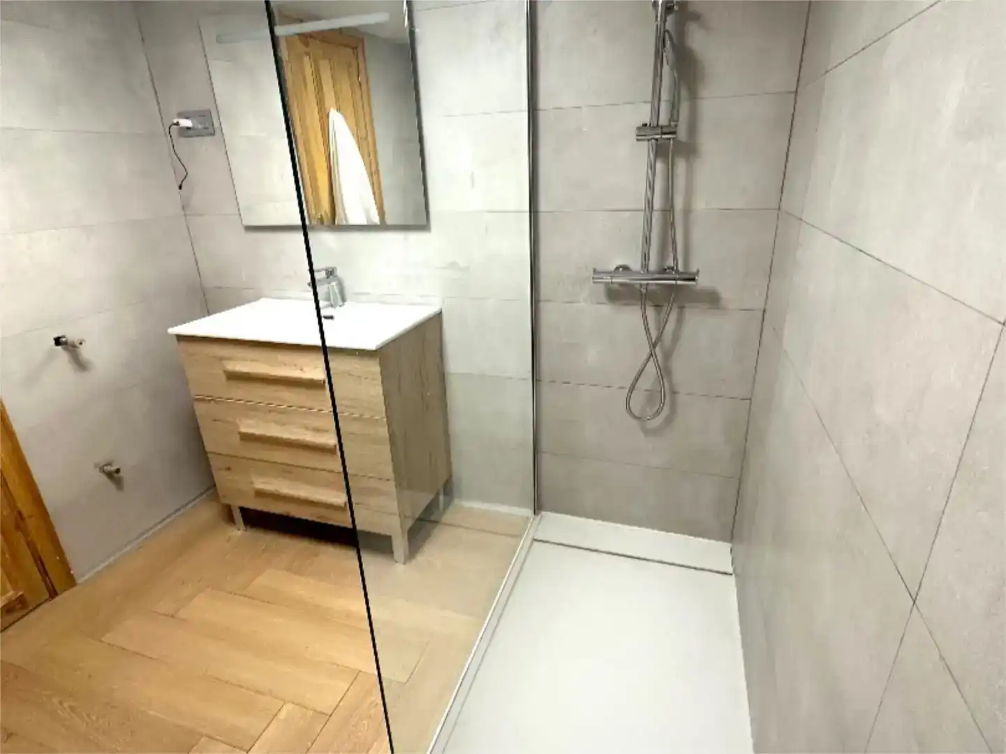 Baño de Piso en venta en Riaño con Trastero y Amueblado
