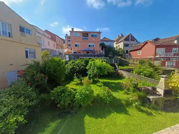 Piso en venta en Redondela con Calefacción, Parquet y Terraza