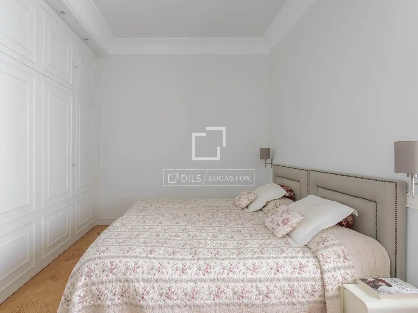 Bedroom of Attic for rent in Madrid  with Air Conditioner, Heating and Parquet flooring